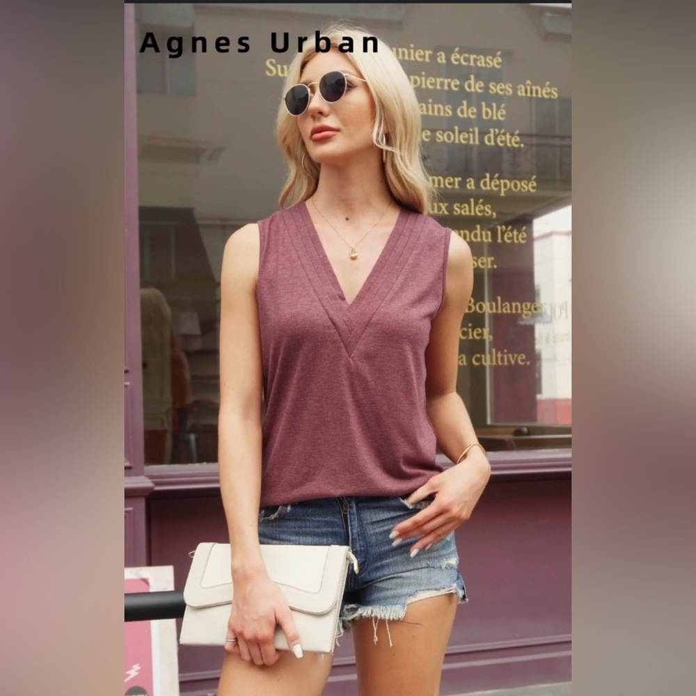 Agnes Urban Women’s XL Tank Top Burgundy V-neck Sleeveless Soft Stretch Soft NWT